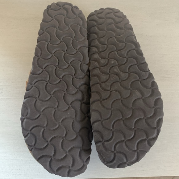 Birkenstock Buckley Clog in “Tea” Colored Suede - Picture 6 of 9